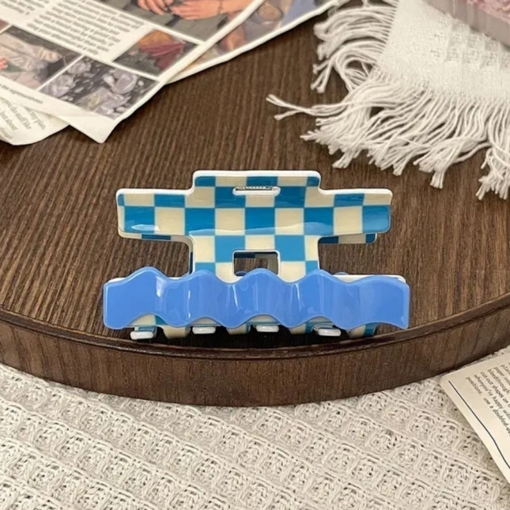 NWT Blue White Checkered Wavy Hair Claw Clip Fashion Y2K
